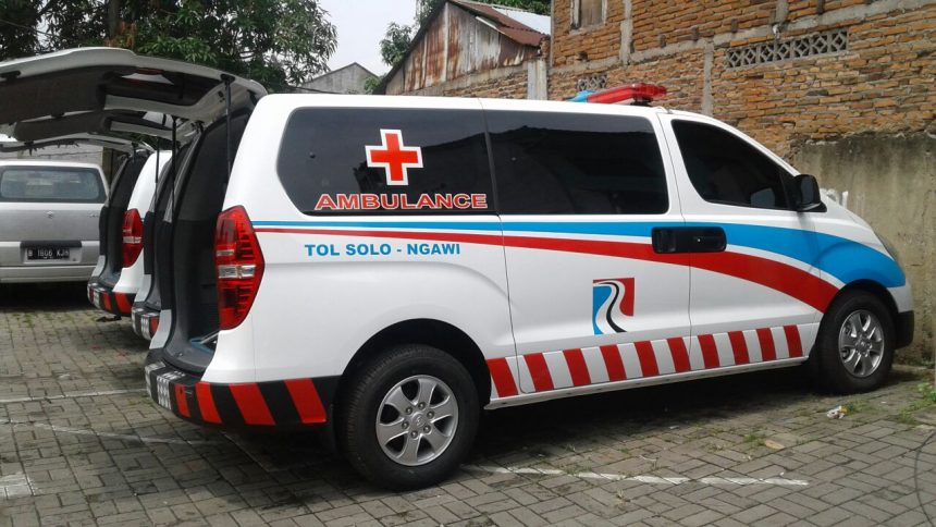 Mobil ambulance suzuki Carry